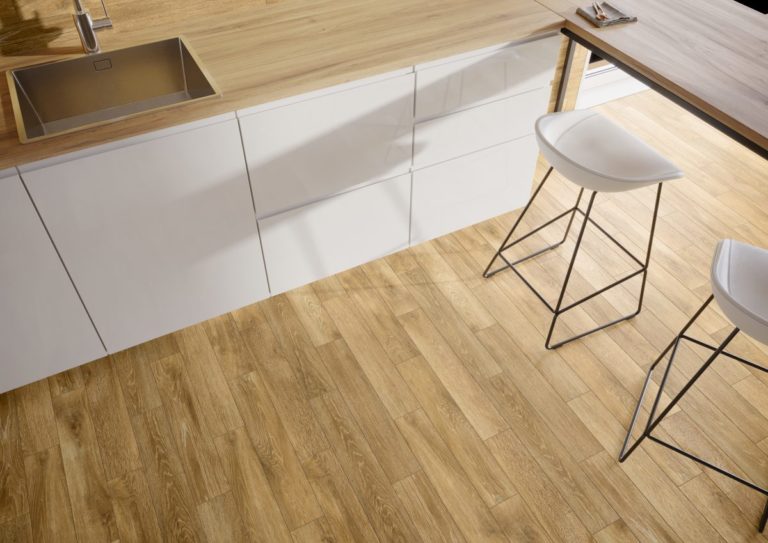 Carrara bianco i coria – połączenie, które robi różnicę w każdej łazience